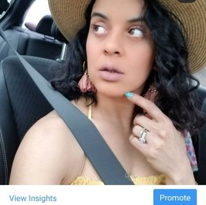 Meet your Posher, Raquel